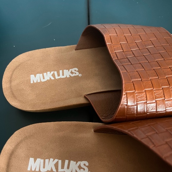 Women's Brown Woven Slide Sandals - Picture 2 of 3